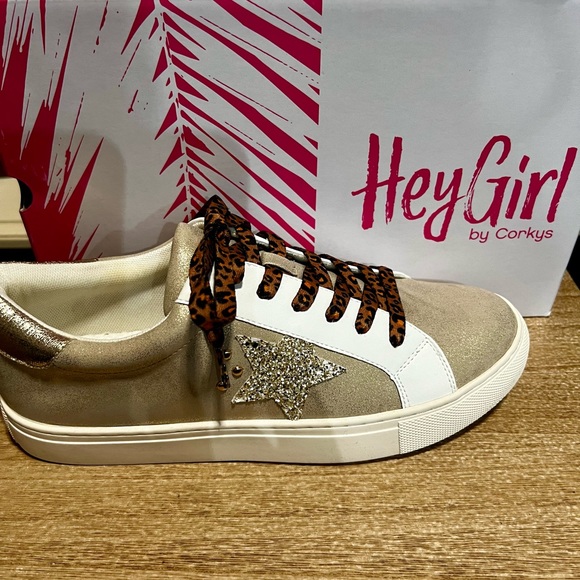 Gold and Leopard 🛍️🔥. Corkys metallic shoes with glitter star & Leopard laces. - Picture 3 of 6